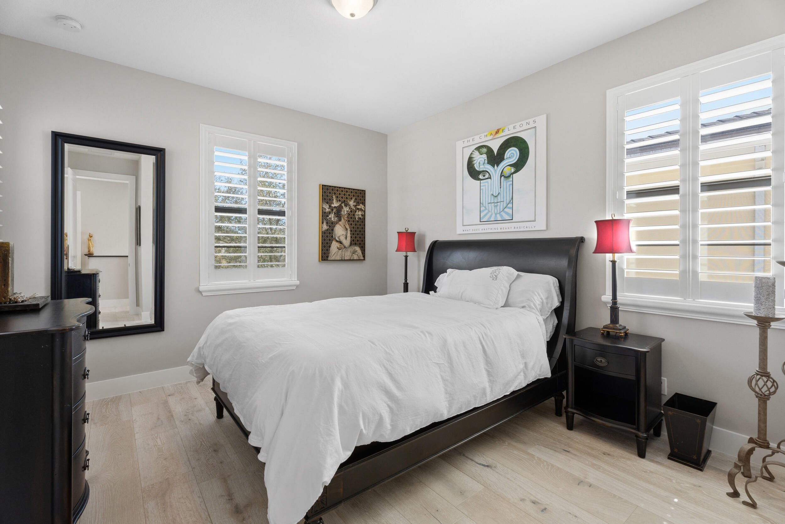 2093 Dickens Terrace