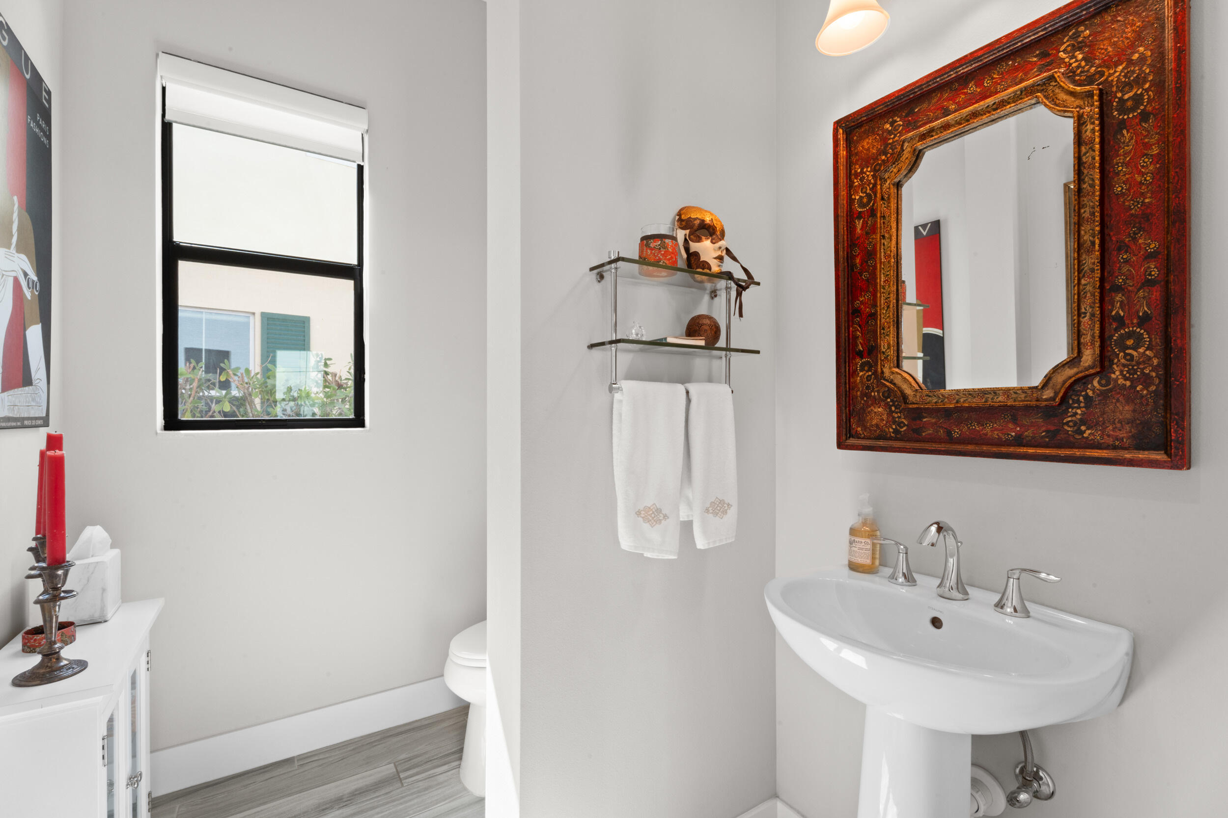 2093 Dickens Terrace