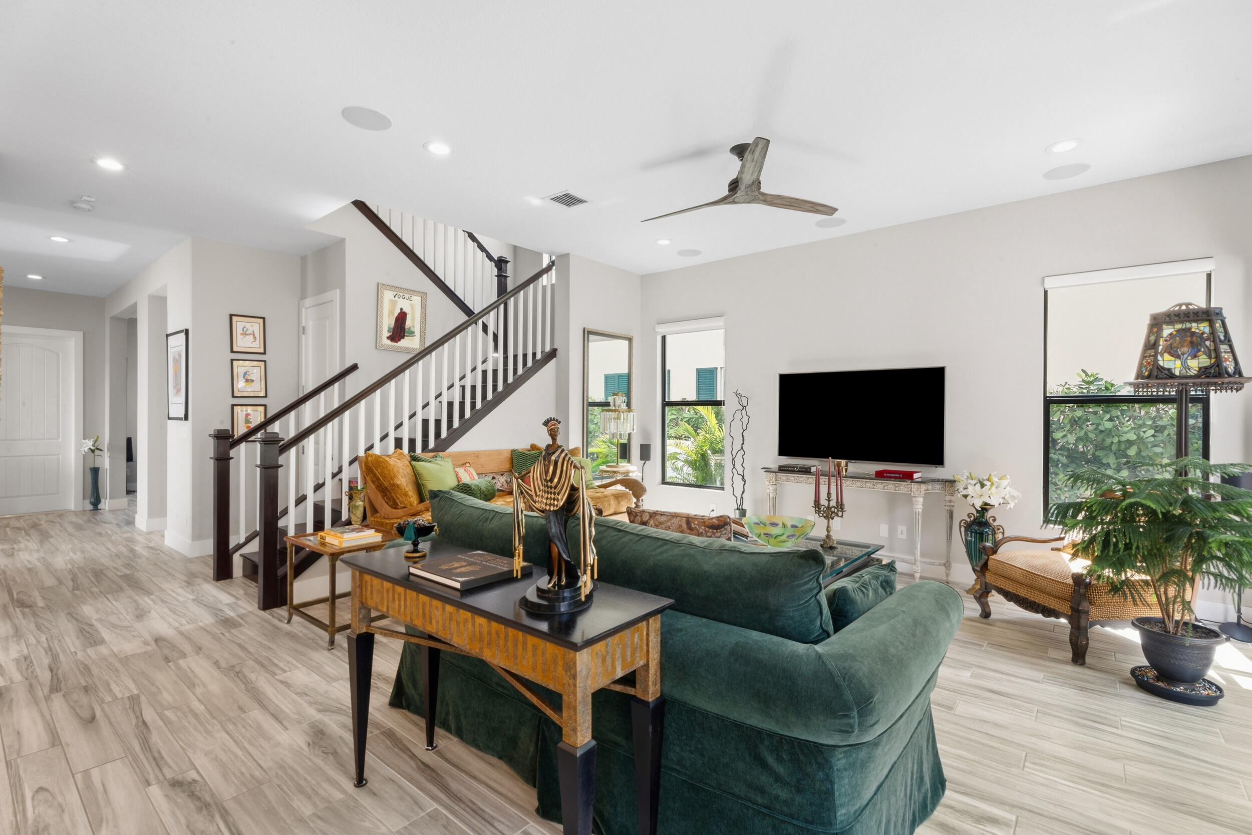 2093 Dickens Terrace