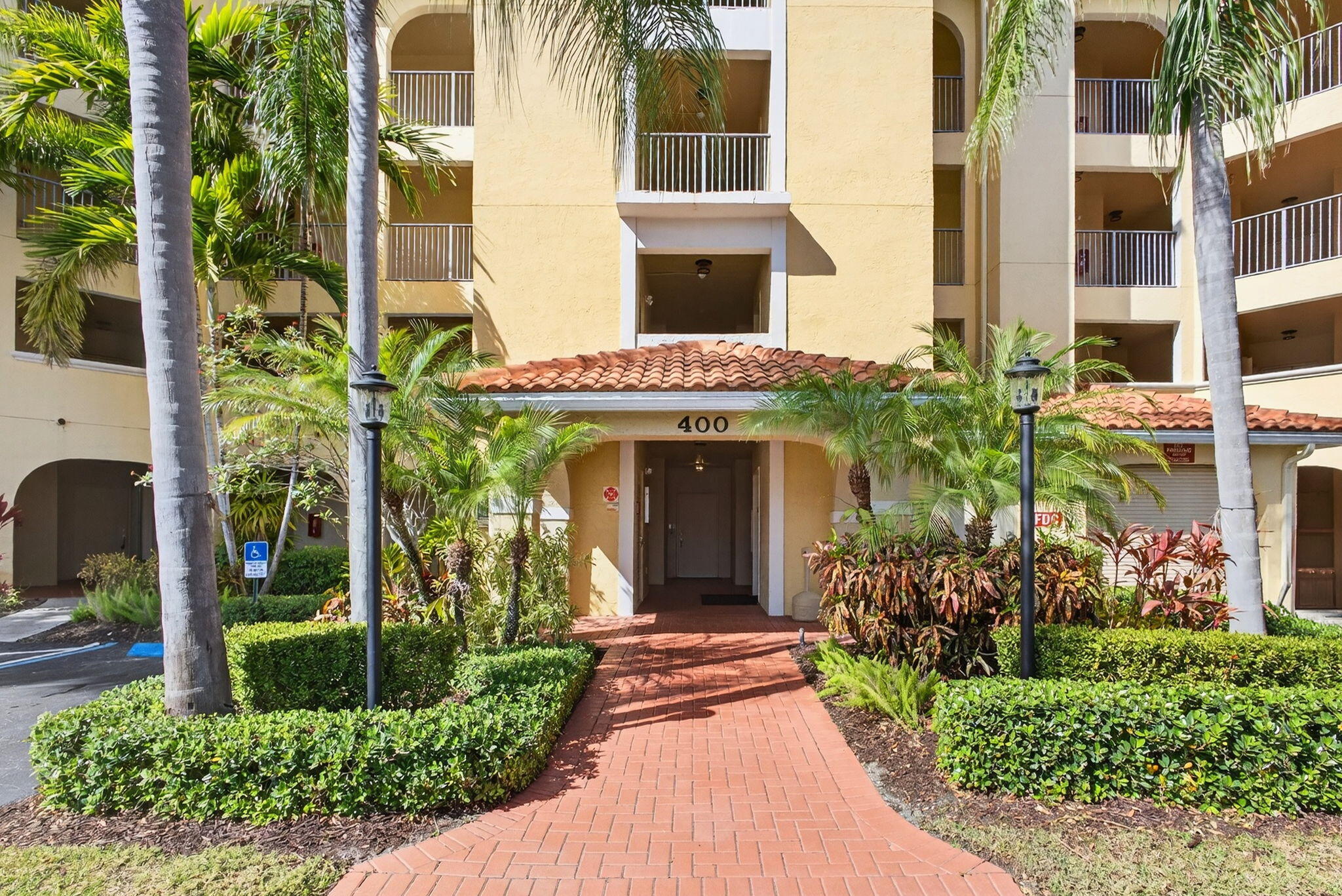 400 Uno Lago Drive 103