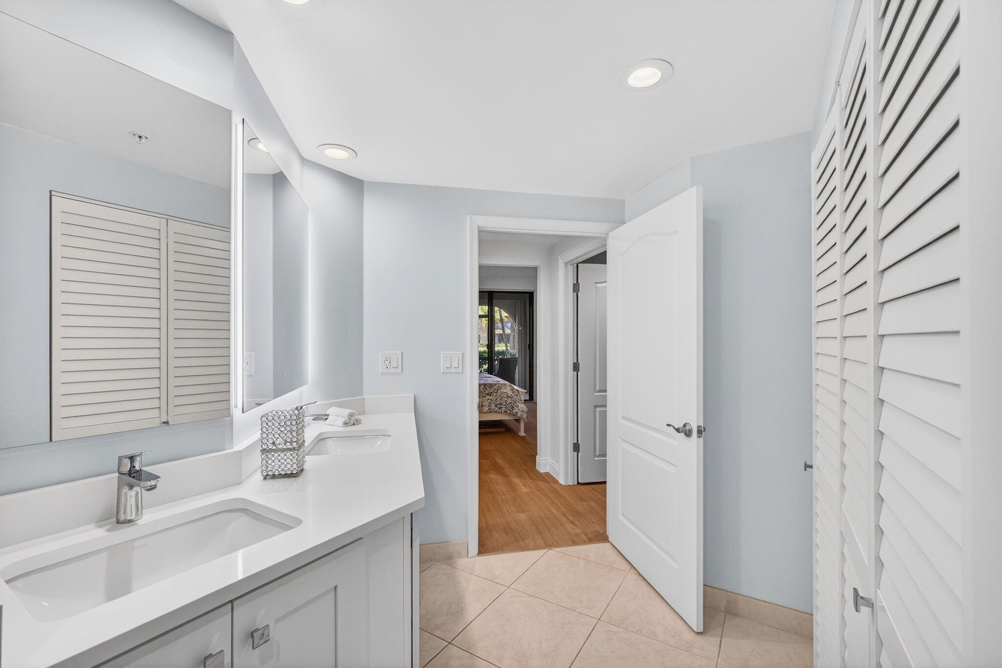 400 Uno Lago Drive 103