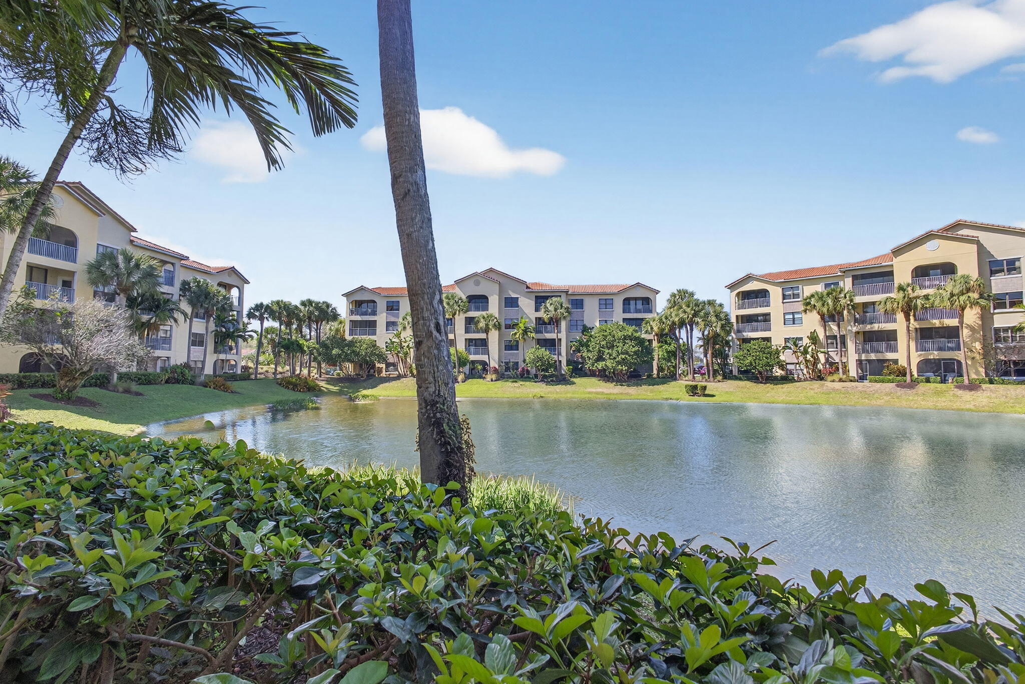 400 Uno Lago Drive 103