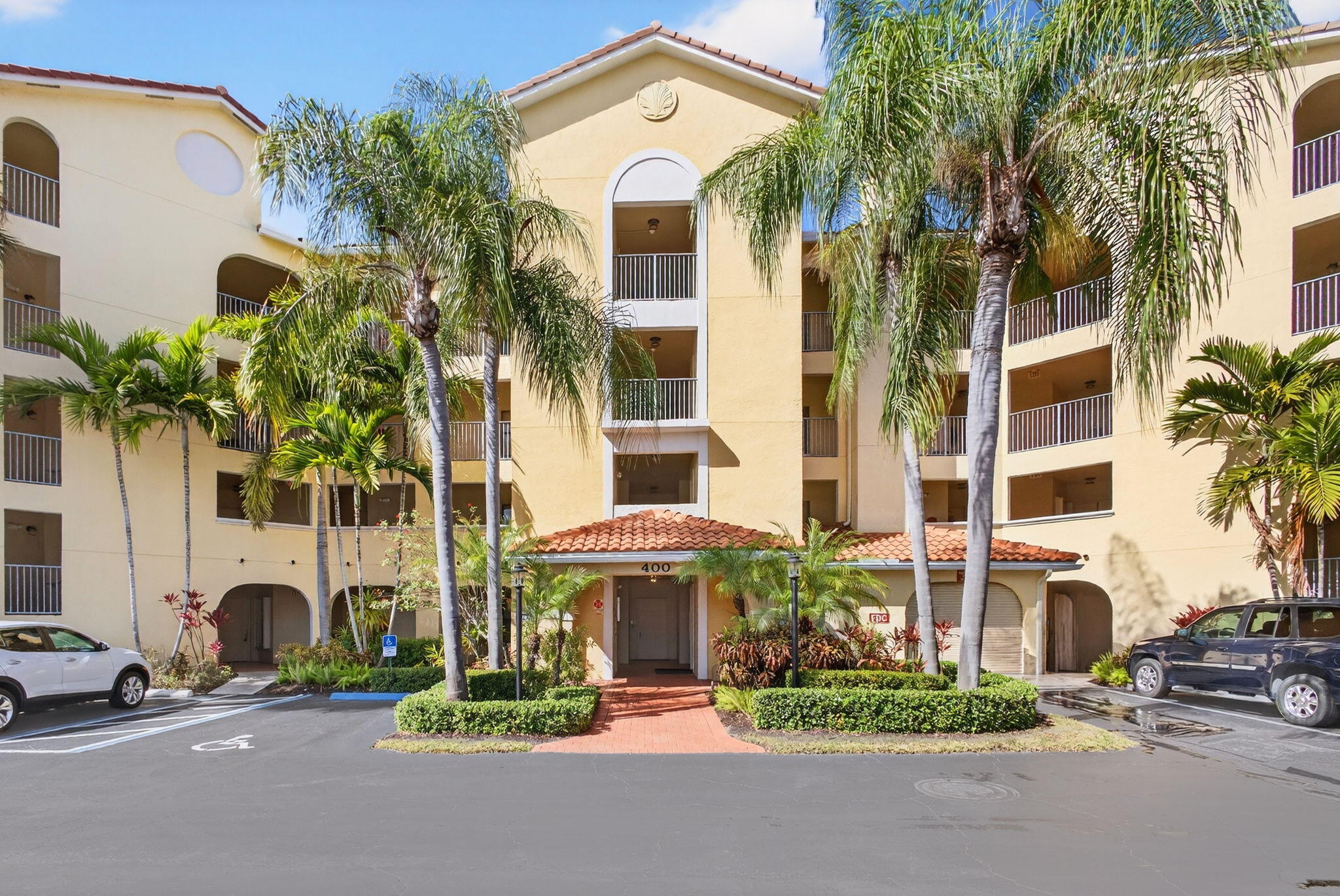 400 Uno Lago Drive 103