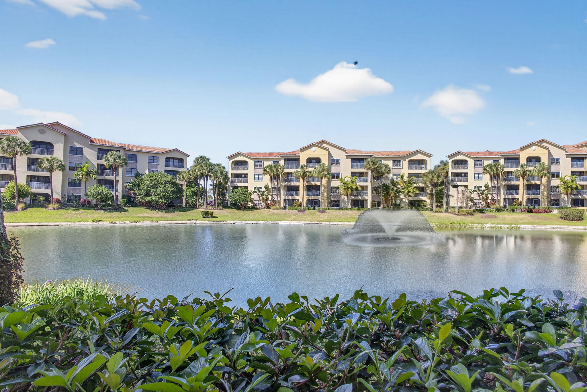 400 Uno Lago Drive 103