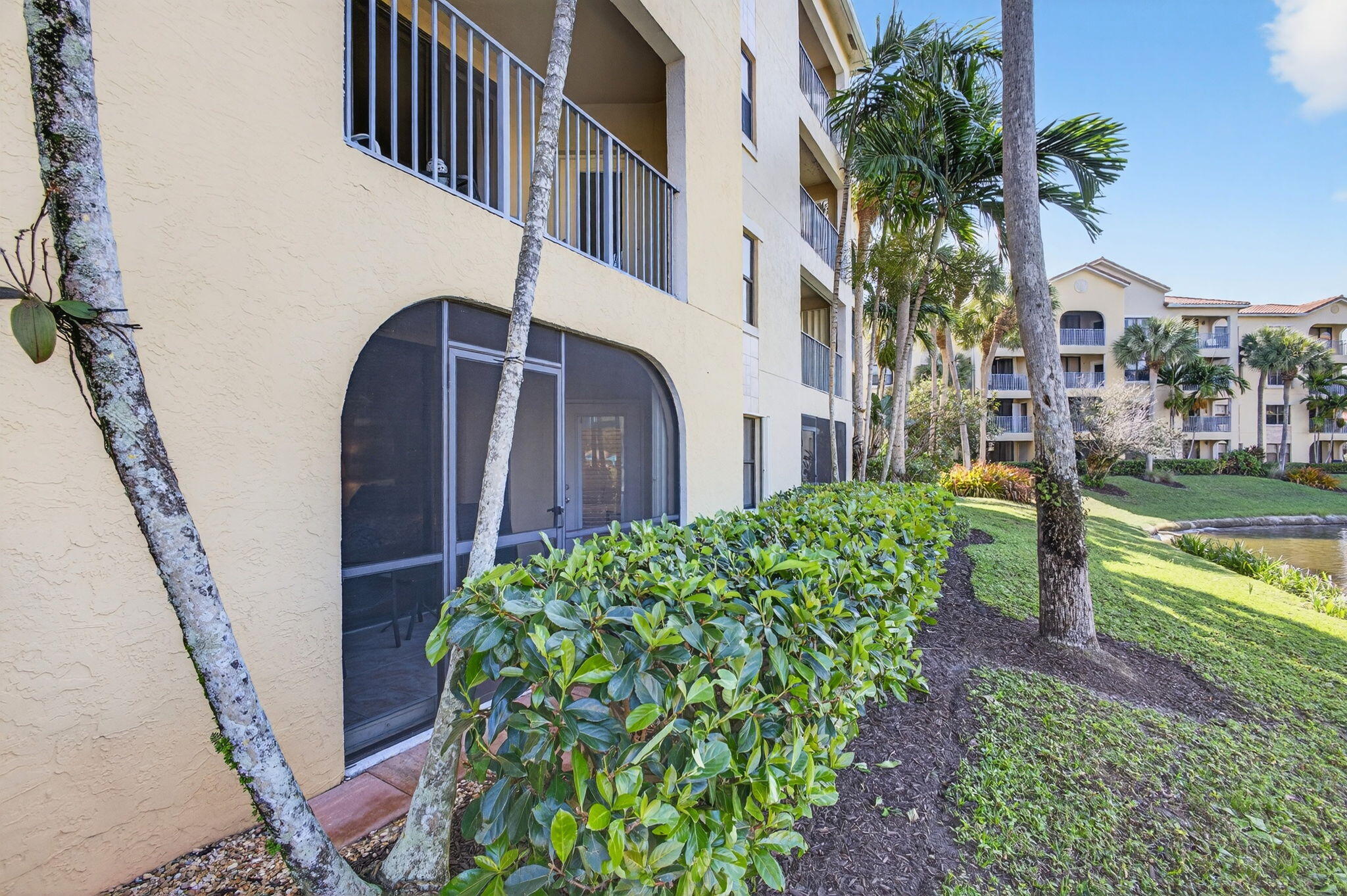 400 Uno Lago Drive 103