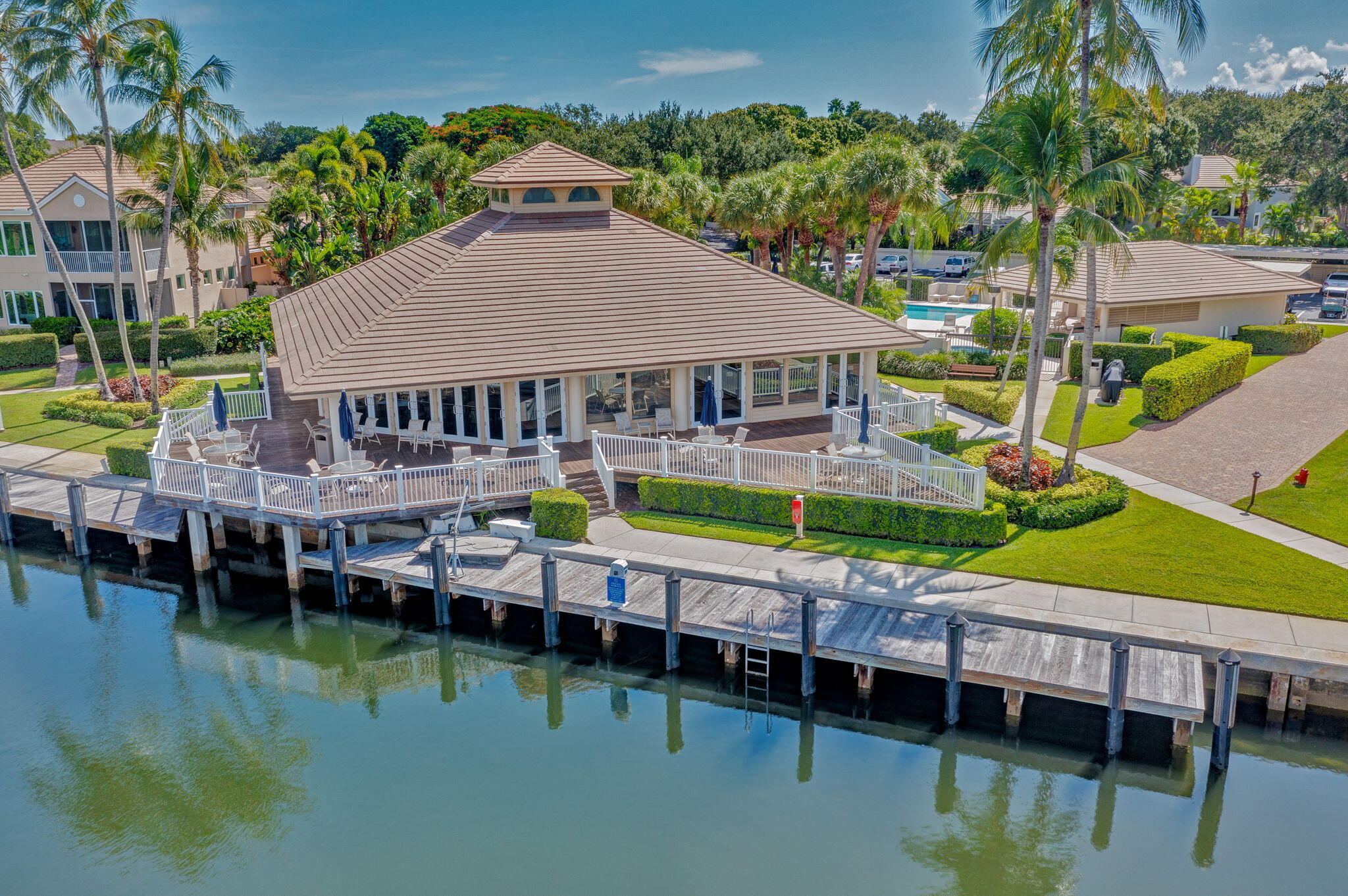911 Oak Harbour Drive