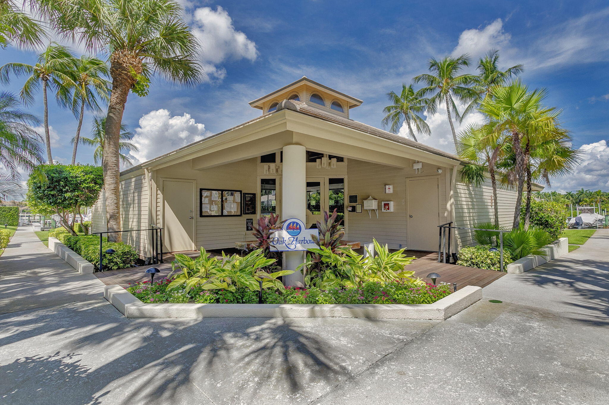 911 Oak Harbour Drive