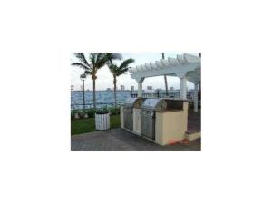 1120 Lake Shore Drive 103