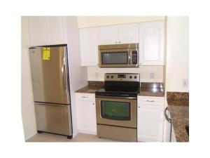 1120 Lake Shore Drive 103