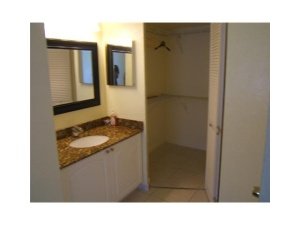 1120 Lake Shore Drive 103