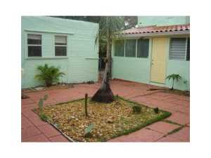 611 Avenida Alegre