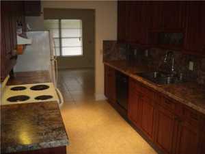 8890 Hobe Ridge
