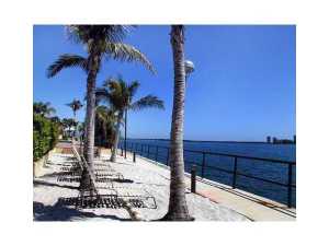 1010 Lake Shore Drive 201
