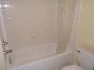 1010 Lake Shore Drive 201