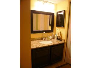 1115 Lake Shore Drive 102