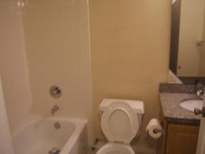 1040 Lake Shore Drive 102