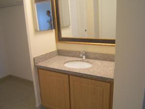 1040 Lake Shore Drive 102