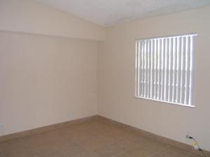 1040 Lake Shore Drive 102