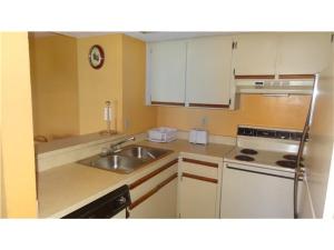 1526 SE Royal Green Circle 204