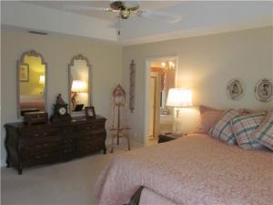 6901 Touchstone Circle