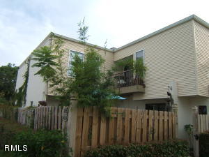 1636 Shaker Circle