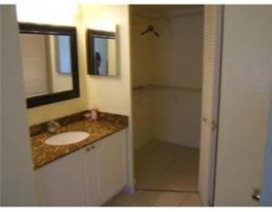 1120 Lake Shore Drive Apt 103
