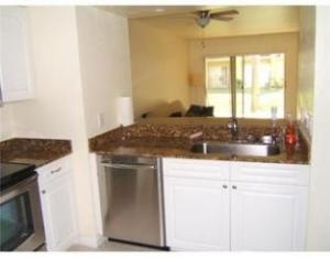 1120 Lake Shore Drive Apt 103