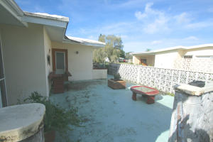 209 NE Jardain Road