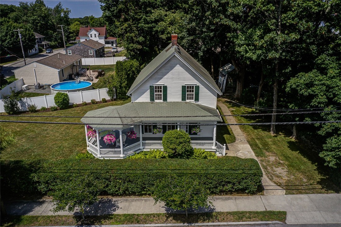 833 Main Street
