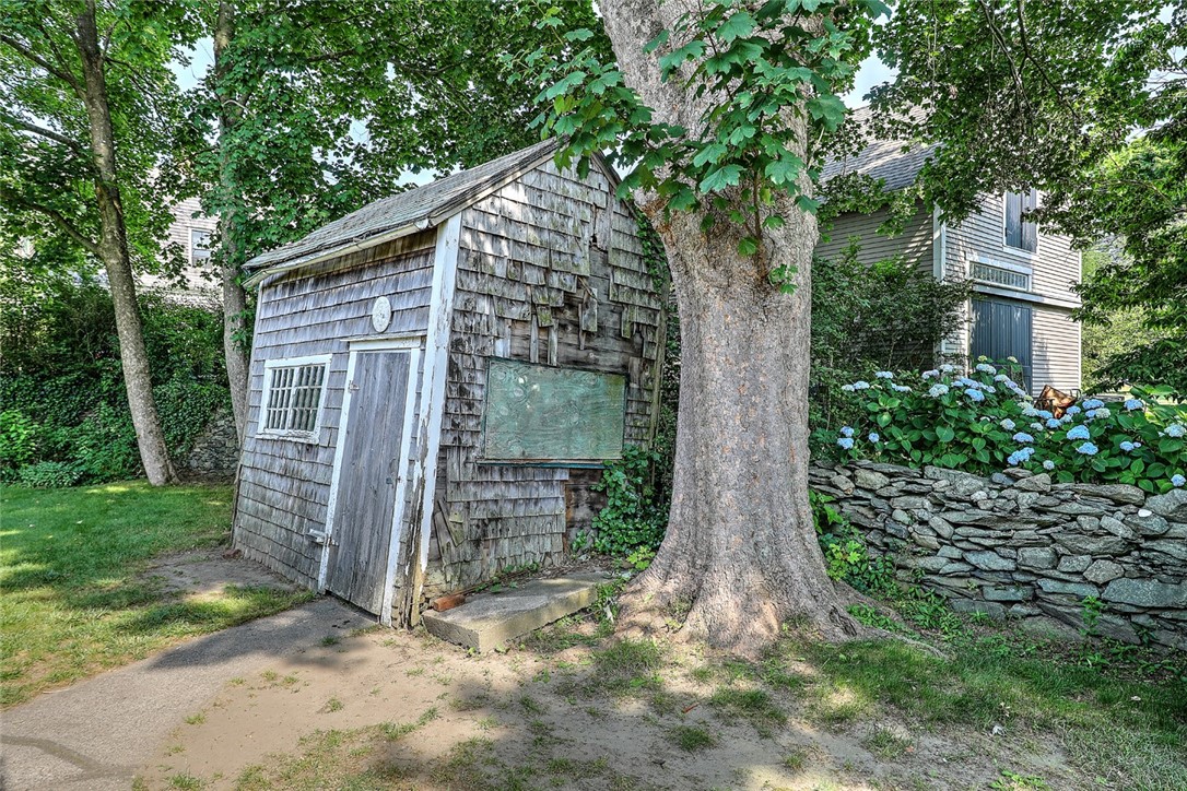 833 Main Street