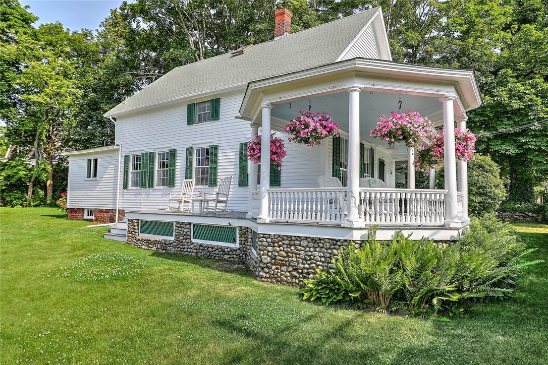 833 Main Street