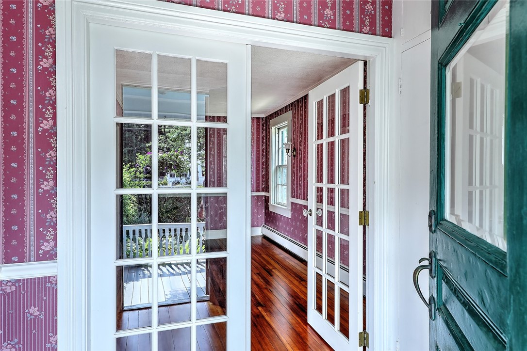 833 Main Street