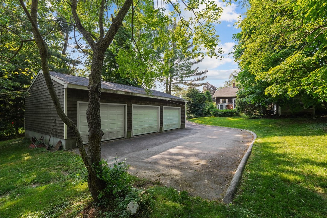 16 Laurel Lane