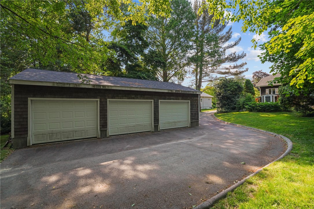 16 Laurel Lane