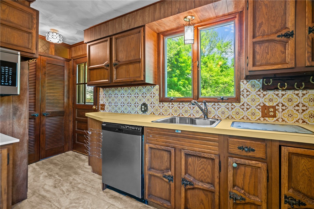16 Laurel Lane