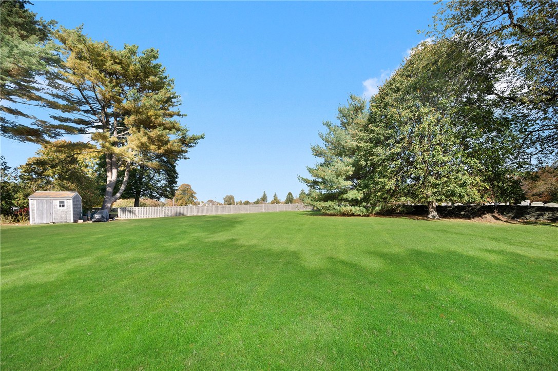 21 Avenue A