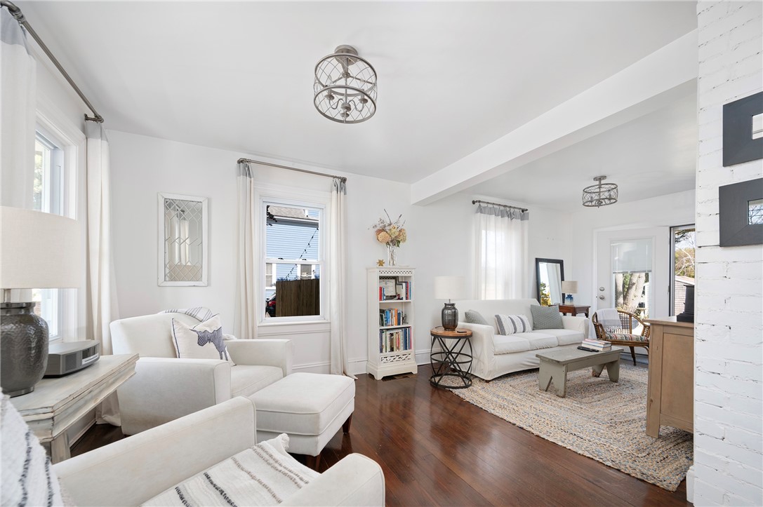 21 Avenue A