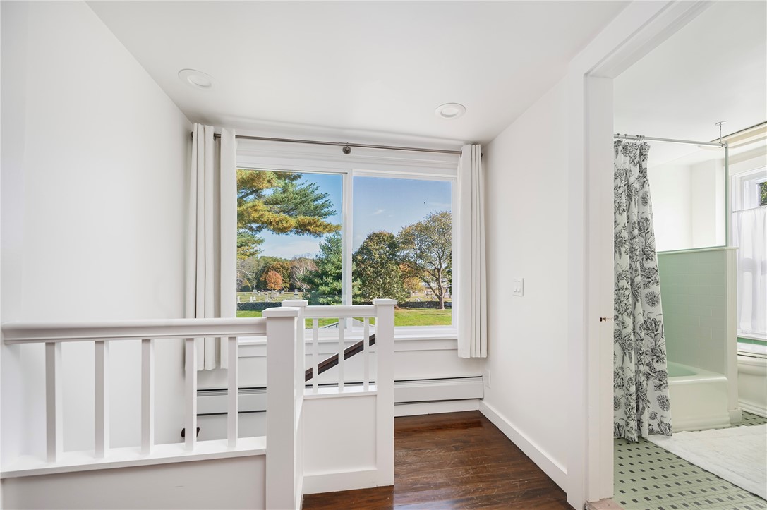 21 Avenue A