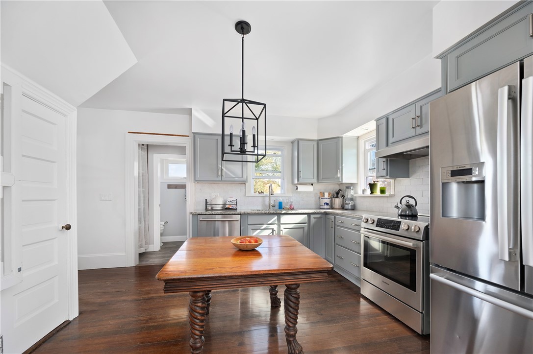 21 Avenue A