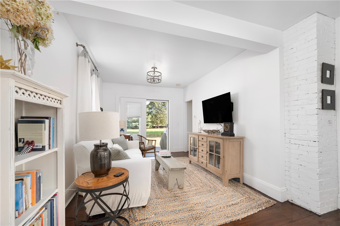 21 Avenue A