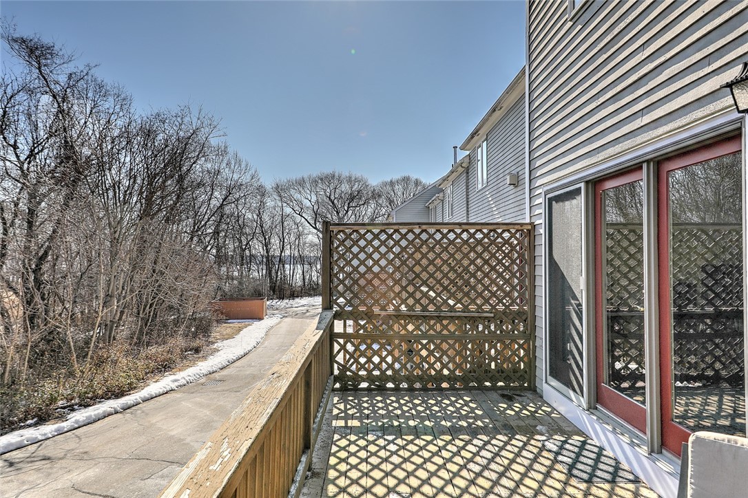 832 Bullocks Point Avenue 832