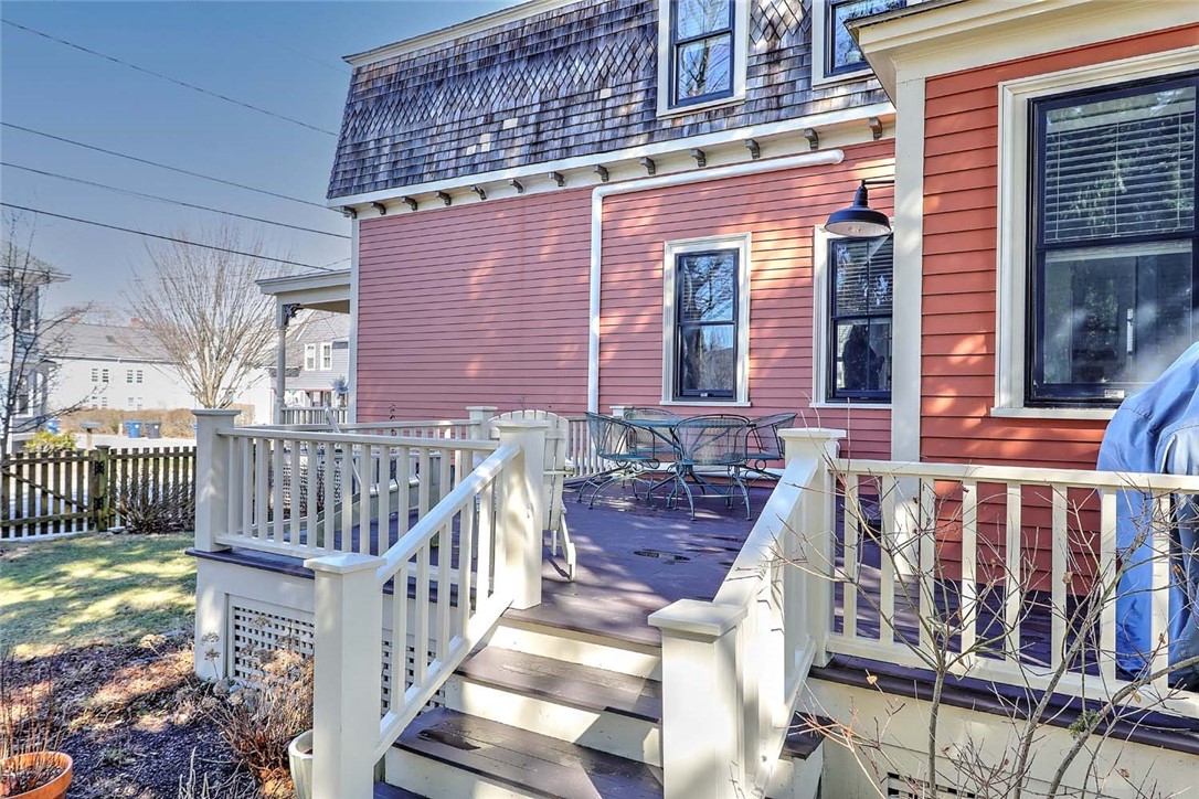 27 Sowamsett Avenue