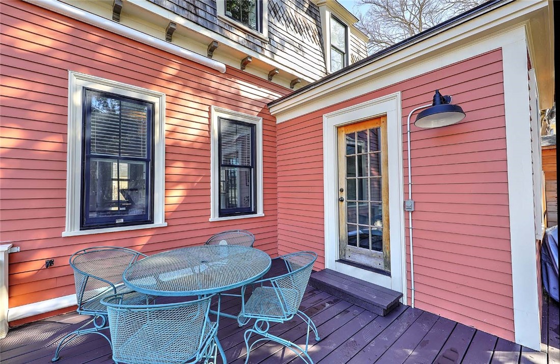 27 Sowamsett Avenue