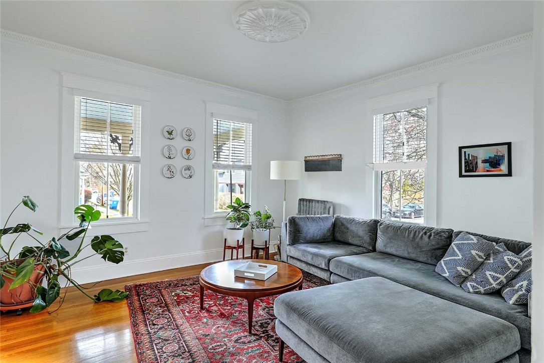27 Sowamsett Avenue