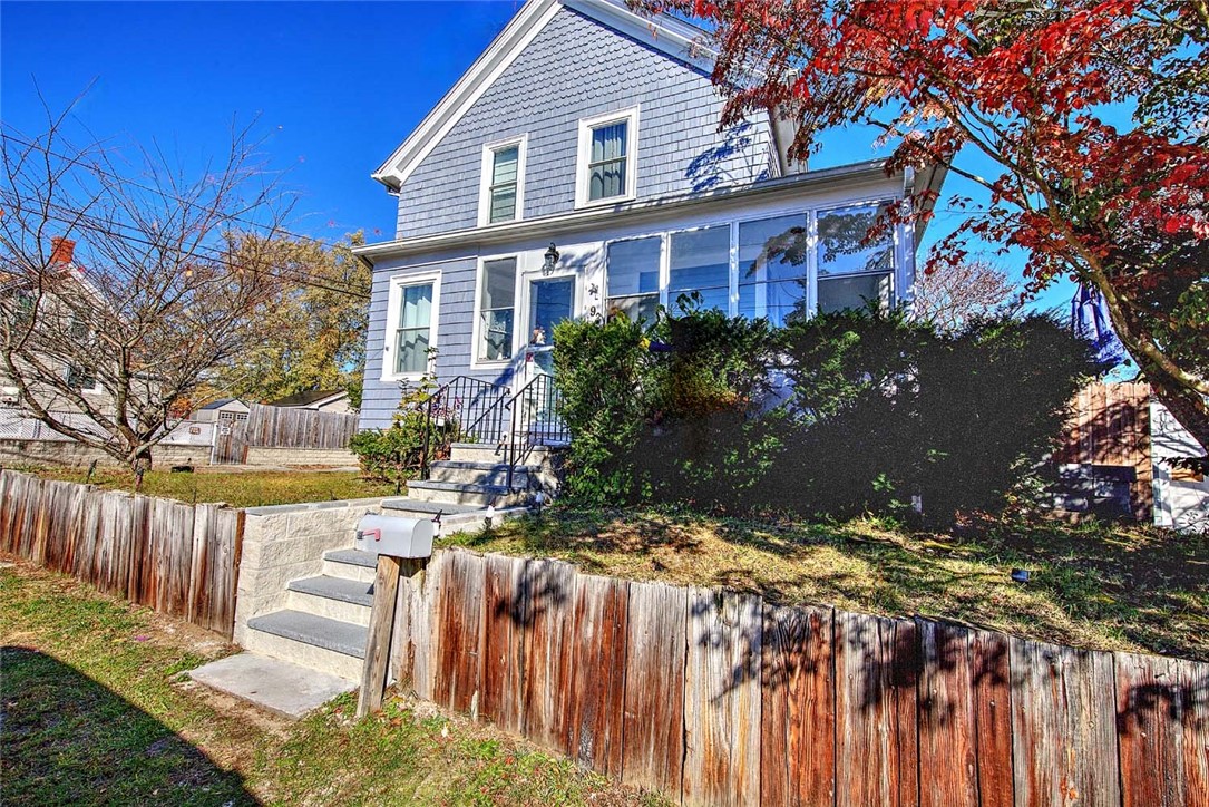 93 Narragansett Avenue