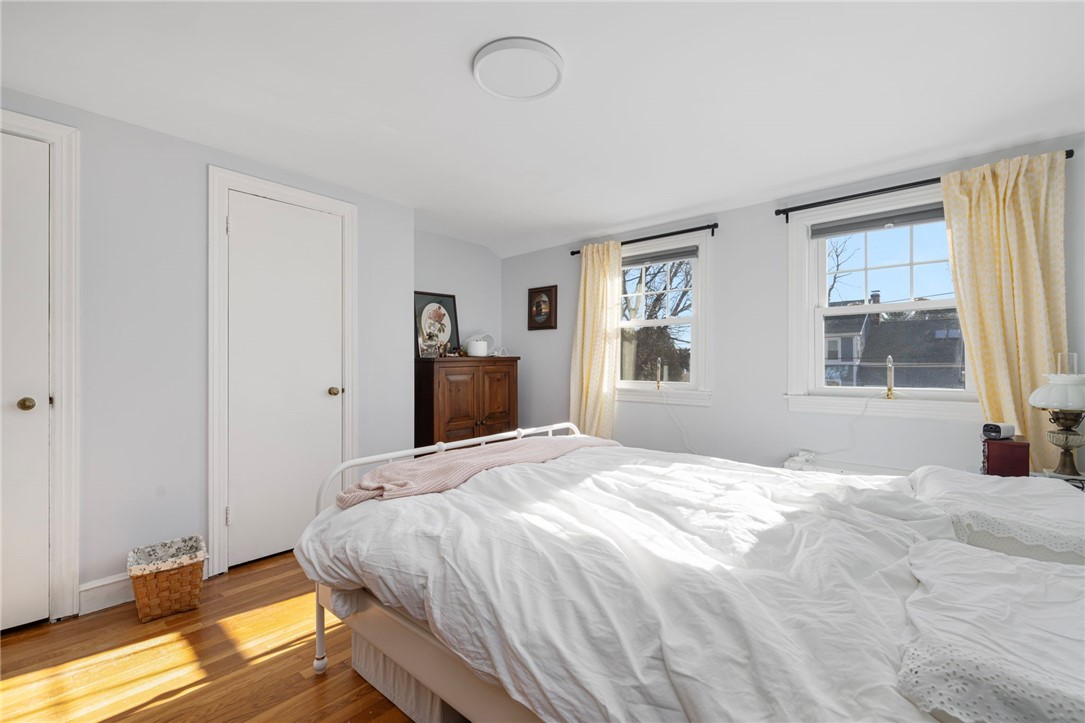 7 Bay Avenue