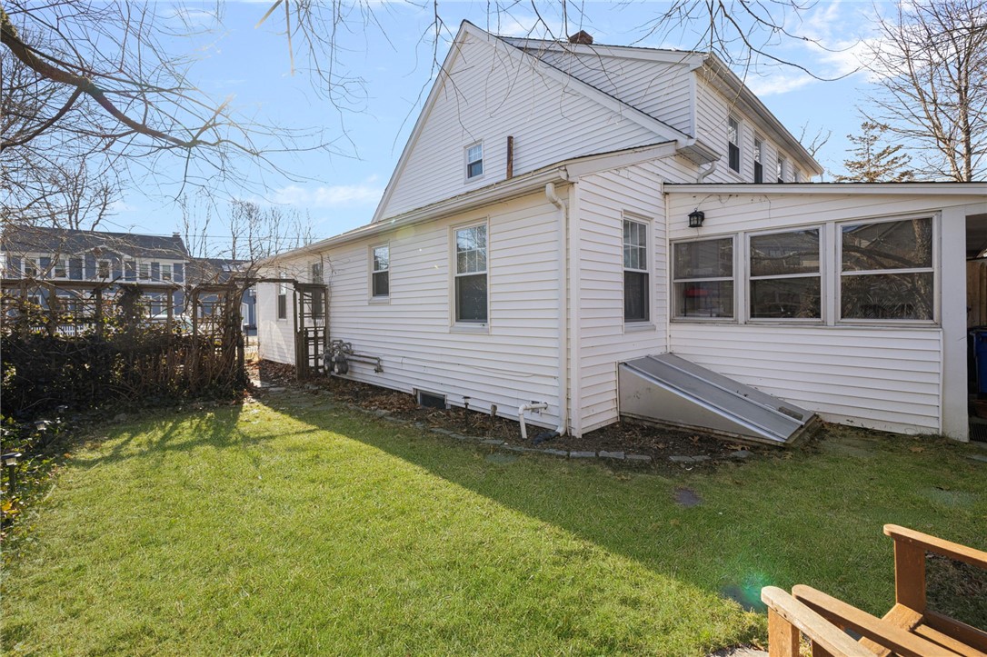 7 Bay Avenue