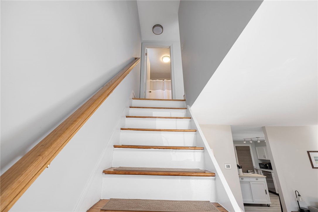 7 Bay Avenue
