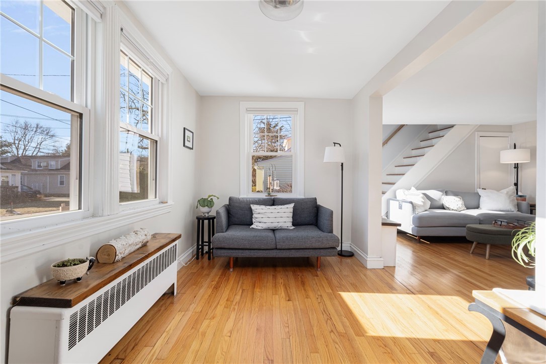 7 Bay Avenue