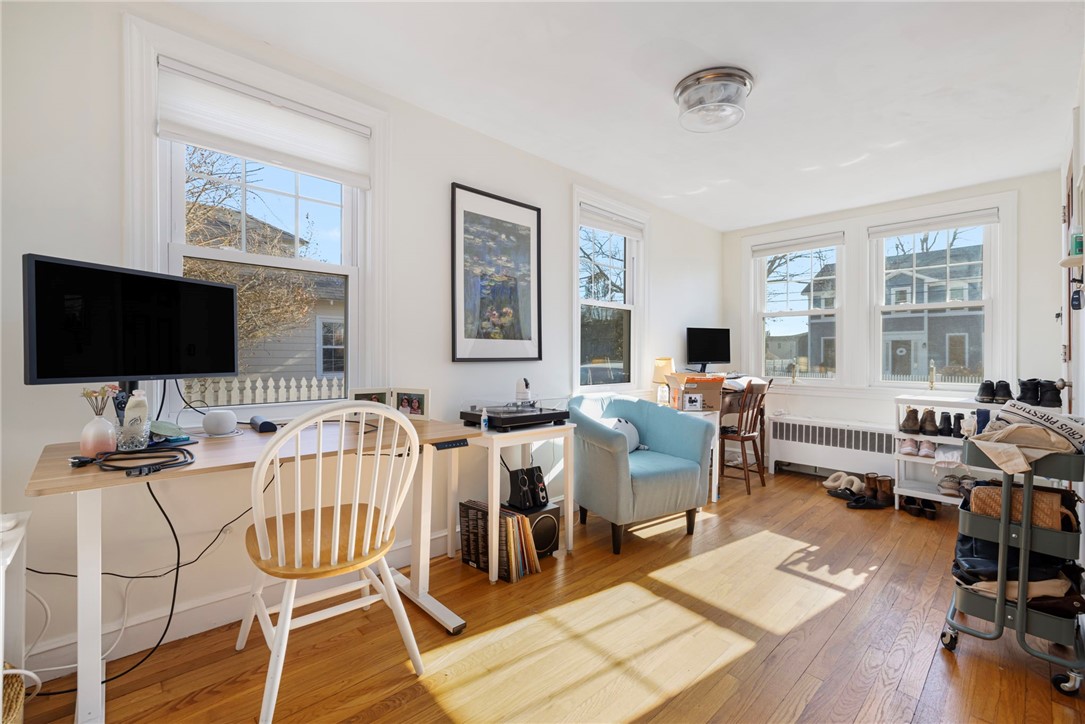 7 Bay Avenue
